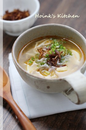 トムヤムペーストで♪豆腐とエノキのスープ