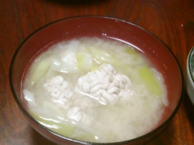 タチ（スケソウ鱈の白子）の味噌汁