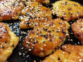 ふわふわ鶏団子の照り焼き。