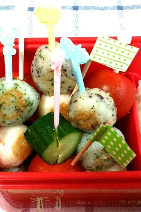 お弁当に♪かわいい♡3色彩りエビ団子串
