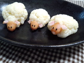 カリフラワーでひつじさん♡(お正月にも)