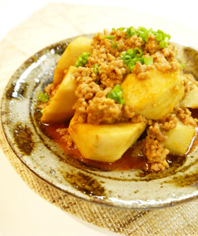 簡単♪里芋と挽肉のコチュジャン煮