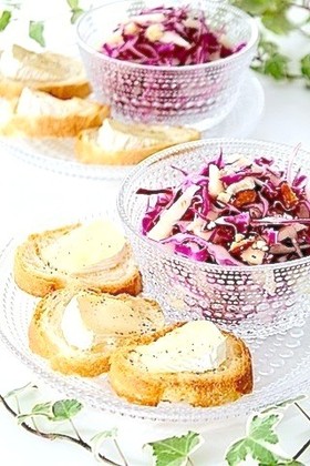 林檎と紫キャベツのマリネ風＊カナッペ添え