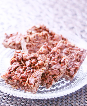 簡単冷やすだけ♪ナッツ入りサクサクチョコ