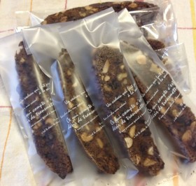 簡単♪チョコとナッツのビスコッティ