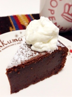 しっとりやさしめガトーショコラ