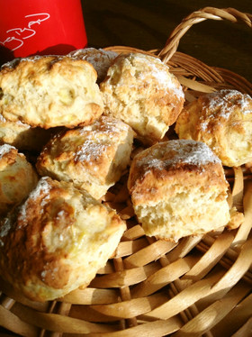 バナナとケーキミックスで簡単スコーン