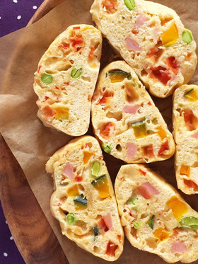 カラフル野菜の全粒粉おかず蒸しパン