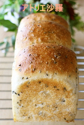 カリッと香ばしい✿ごまdeイギリスパン✿