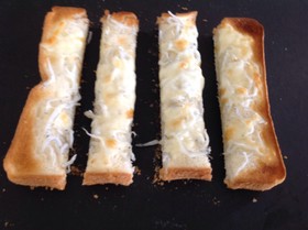 じゃこ＆チーズトースト