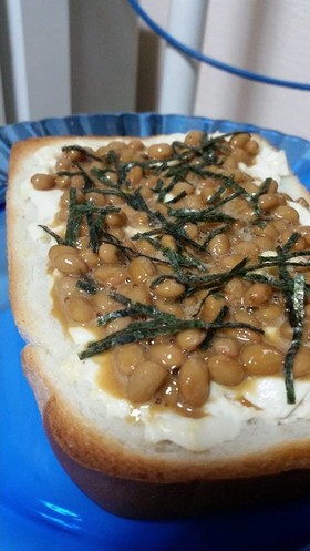 しっとり大変身♡焼き豆腐納豆トースト！