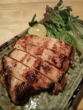 胸肉の豆板醤味噌漬け焼き