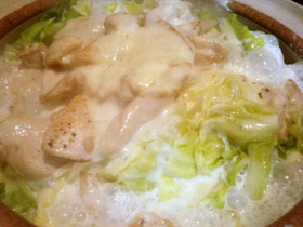 春キャベツと鶏ムネ肉のチーズ蒸し鍋～♪