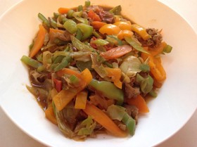 牛薄切り肉と野菜炒め