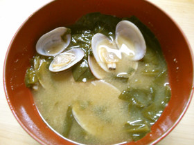 簡単 アサリと ほうれん草の お味噌汁 