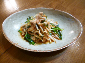 ニラもやしの豚キムチ♪