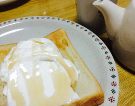 生クリーム好きに♪クリームトースト