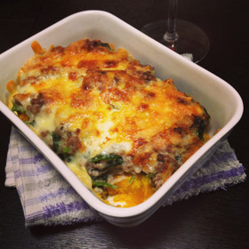 かぼちゃとほうれん草のひき肉グラタン♪