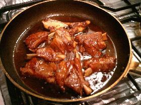 フライパンでスペアリブ