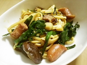 ハマる♡にんにく＋醤油＋マヨで焼きうどん