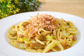 白菜とザーサイの焼きうどん♪