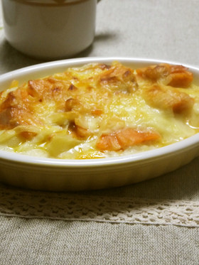 鮭とじゃがいものグラタン