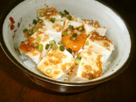 豆腐のサッパリなのに濃厚！ボリューム丼