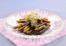 わらびの“とろろ昆布酢”和え
