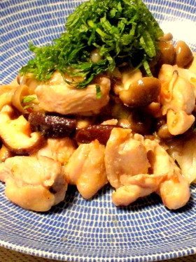 鶏肉ときのこの梅肉焼き☆大葉添え