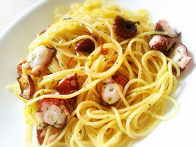 タコのペペロンチーノ