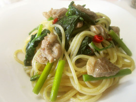 鴨肉とほうれん草のペペロンチーノ