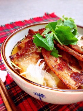 カリカリ！シャキシャキ！豚うどん