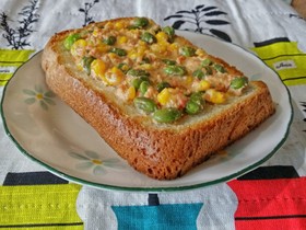 ココナッツオイルで♪鮭フレークトースト