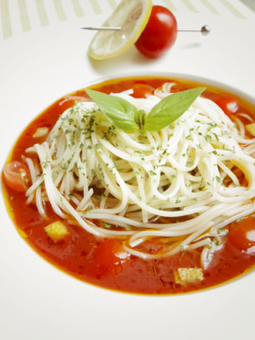 つゆが絶品！トマトジュースで冷製パスタ
