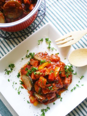 スパイシィ〰！夏野菜とベーコンのトマト煮