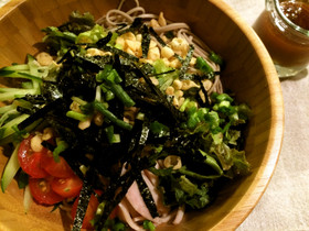 お蕎麦のサラダ