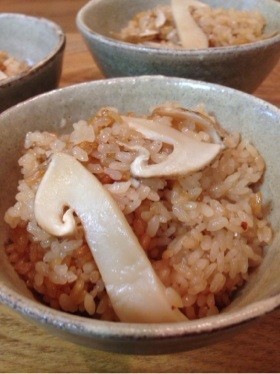 年に一度は秋の味覚松茸ご飯