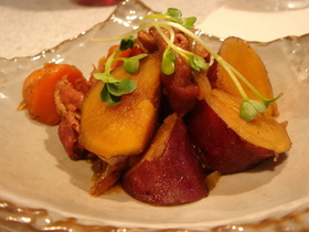 肉さつま　さつまいもで肉じゃが