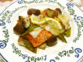 きのことサーモンの白ワイン蒸し