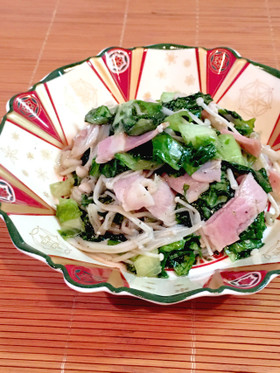 えのきとベーコン炒めのリーフレタスサラダ