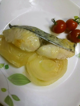 鰆と玉ねぎDE味噌マヨのフライパン蒸し♪