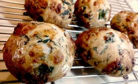 春菊とチーズのカンパーニュ(ライ麦パン)