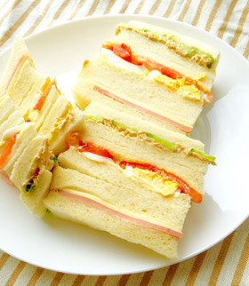 定番！喫茶店風ミックスサンドイッチ