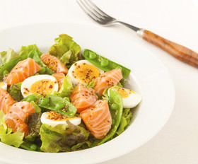 サーモンのハニーマスタードサラダ