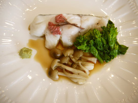 レンジで簡単♪　桜の花で❀　鱈の桜蒸し♡