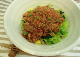 野菜たっぷり黒豚肉みそうどん　Ｂ級グルメ