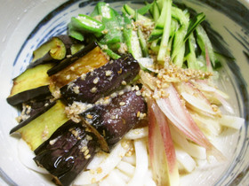 ごま風味♪茄子入り冷やしうどん