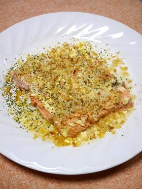 レンジで簡単！焼きパン粉サーモン