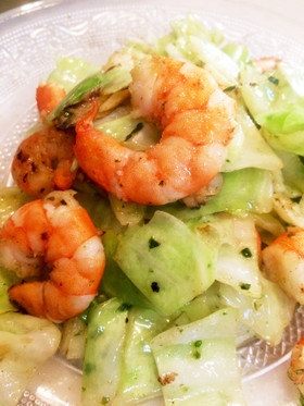 エビとキャベツのバシル炒め