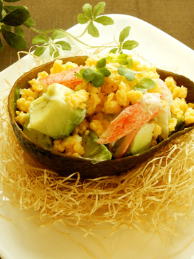 簡単！かわいい♡アボガドサラダのココット